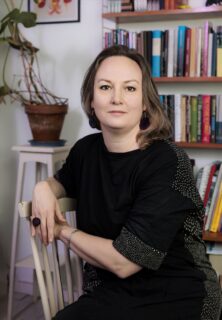 Zum Artikel "6. Mai 2025: Lesung und Gespräch mit der schwedischen Autorin Jessica Schiefauer bei dem Festival Nordischer Klang (Greifswald) im Rahmen der Ringvorlesung „Identitet, kärlek och lust“"